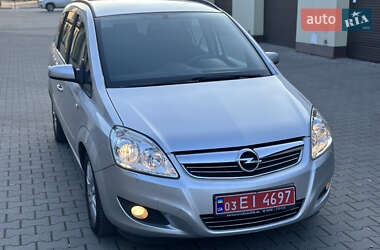 Минивэн Opel Zafira 2009 в 