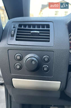 Минивэн Opel Zafira 2009 в 