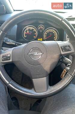 Минивэн Opel Zafira 2007 в 
