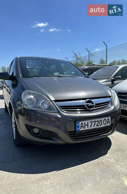 Минивэн Opel Zafira 2010 в Запорожье
