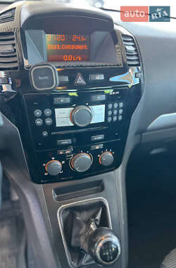 Минивэн Opel Zafira 2010 в 