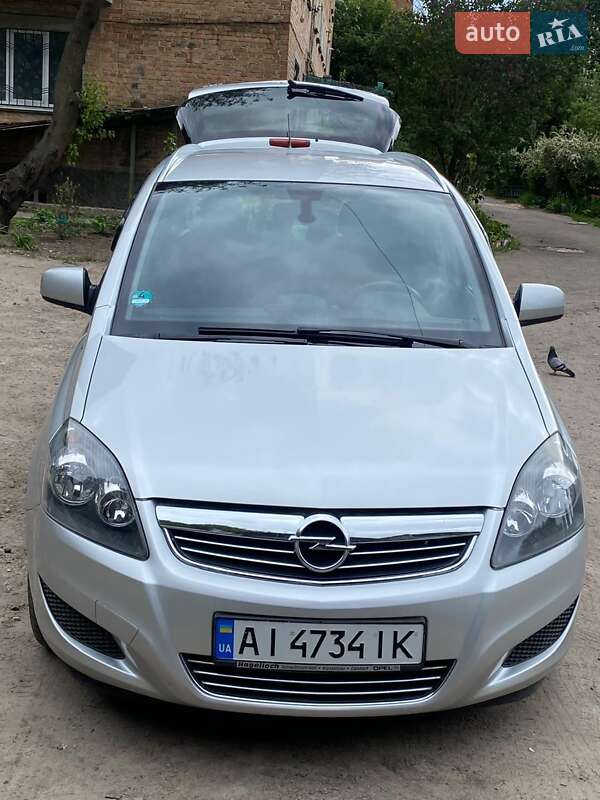 Opel Zafira 2011