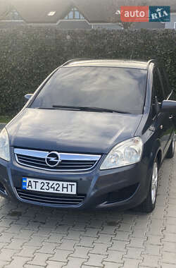 Минивэн Opel Zafira 2009 в Ивано-Франковске
