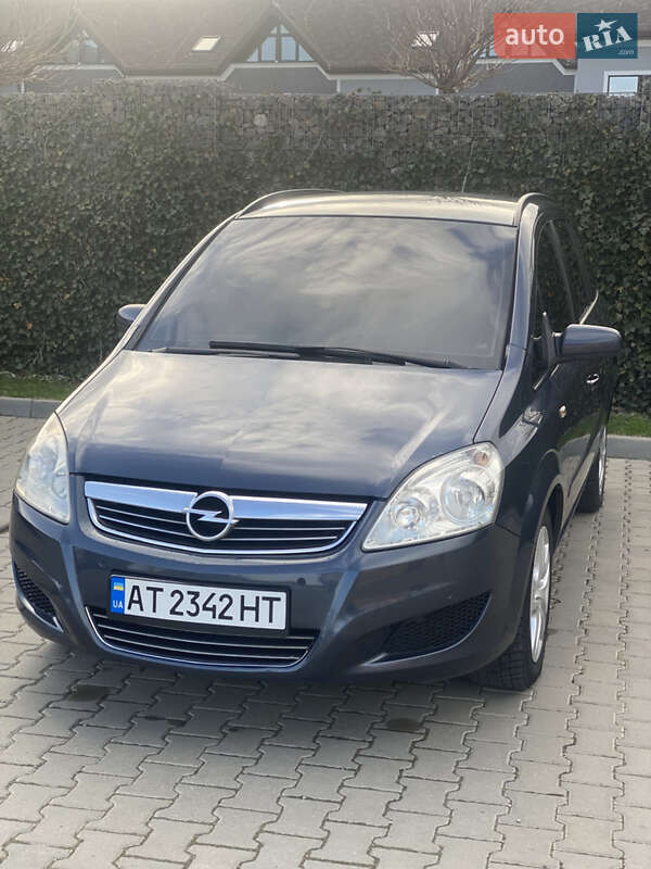 Минивэн Opel Zafira 2009 в 
