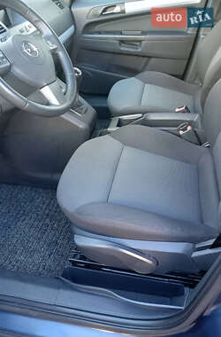 Минивэн Opel Zafira 2008 в 