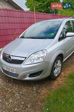 Минивэн Opel Zafira 2009 в 