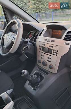 Минивэн Opel Zafira 2009 в 