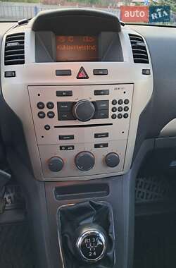 Минивэн Opel Zafira 2009 в 