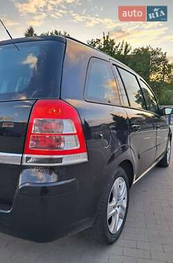 Минивэн Opel Zafira 2009 в 