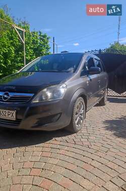 Минивэн Opel Zafira 2010 в 