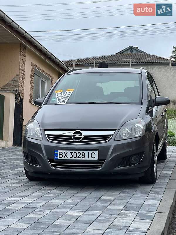 Минивэн Opel Zafira 2009 в Хмельницком