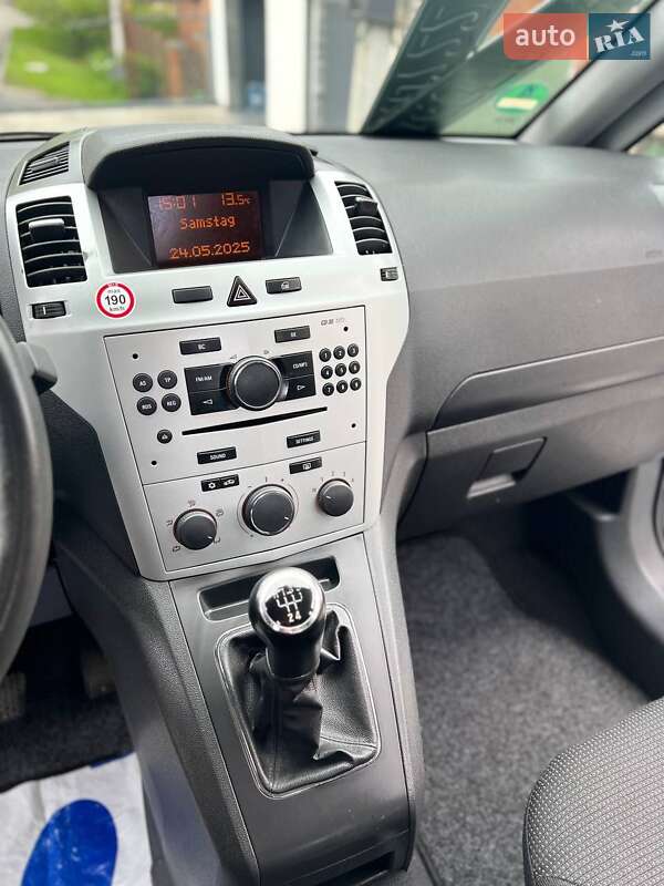 Минивэн Opel Zafira 2009 в Хмельницком