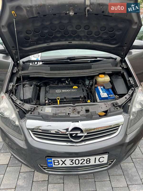Минивэн Opel Zafira 2009 в Хмельницком