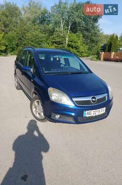 Минивэн Opel Zafira 2005 в Днепре
