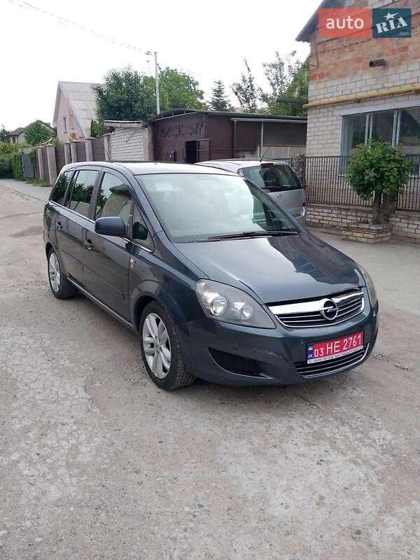 Opel Zafira 2011