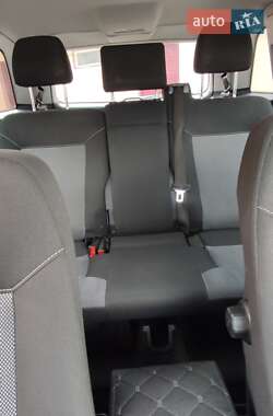Минивэн Opel Zafira 2009 в 