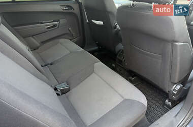 Минивэн Opel Zafira 2010 в 