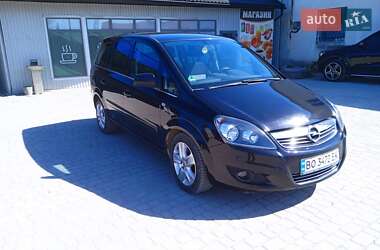 Минивэн Opel Zafira 2011 в 
