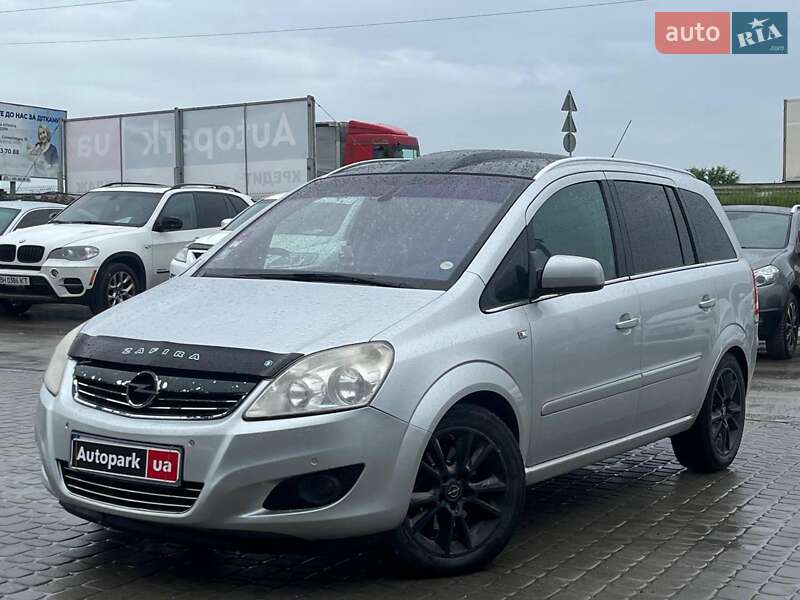 Минивэн Opel Zafira 2010 в 