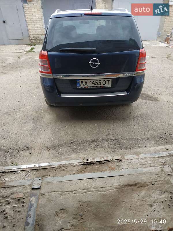 Opel Zafira 2011