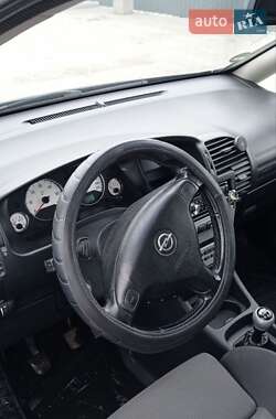 Минивэн Opel Zafira 2003 в 