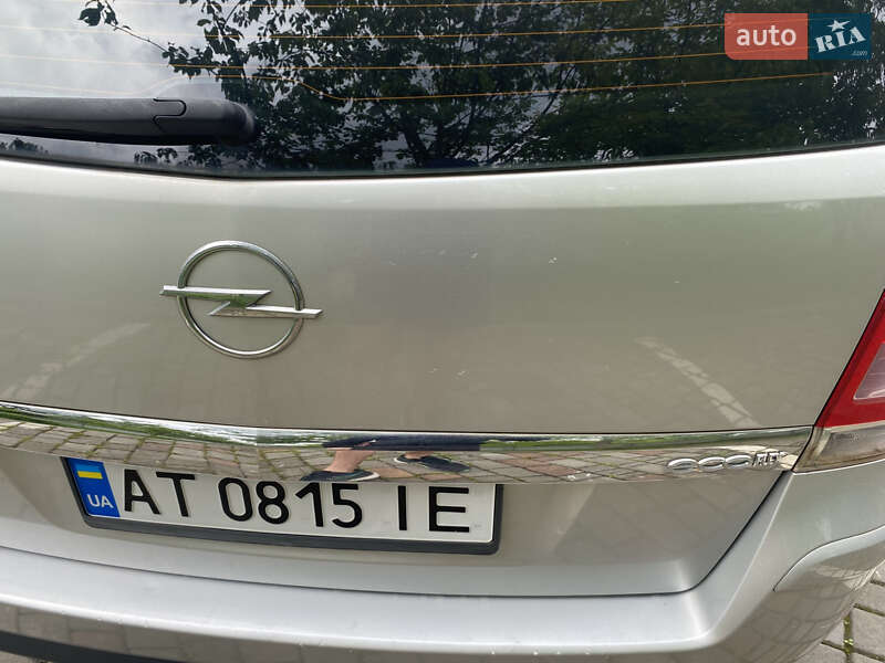 Минивэн Opel Zafira 2012 в Ивано-Франковске