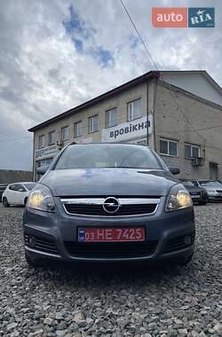 Минивэн Opel Zafira 2006 в 