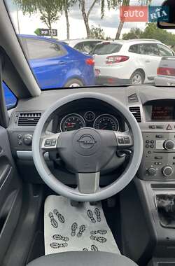 Минивэн Opel Zafira 2006 в 