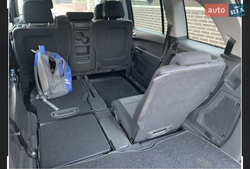 Минивэн Opel Zafira 2008 в Запорожье