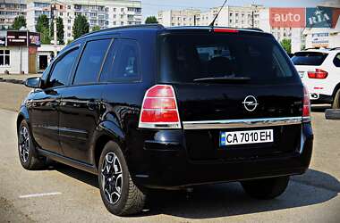 Минивэн Opel Zafira 2007 в 