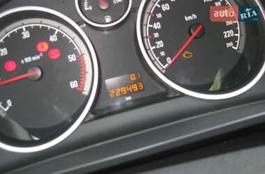 Мінівен Opel Zafira 2011 в 