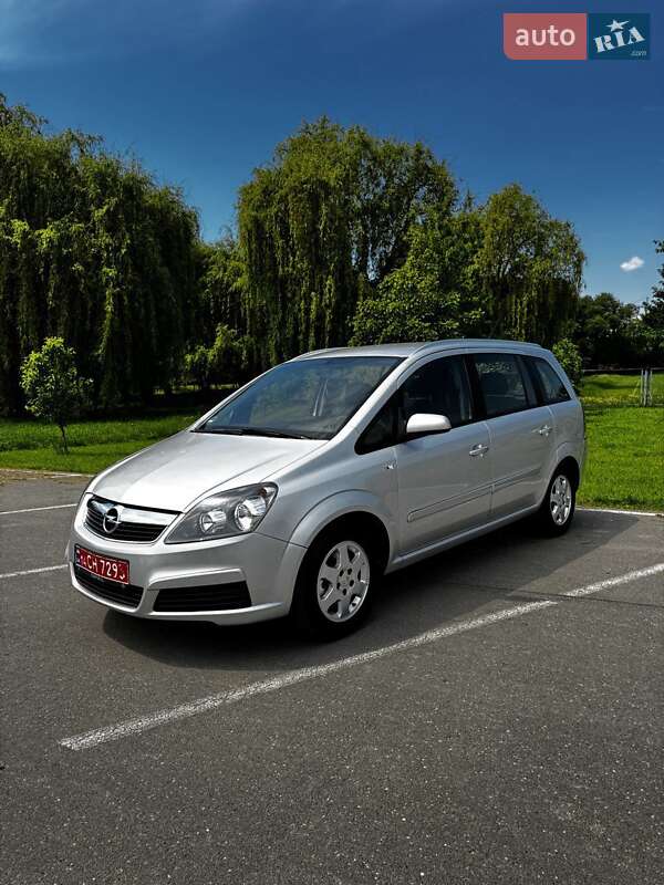 Минивэн Opel Zafira 2007 в 