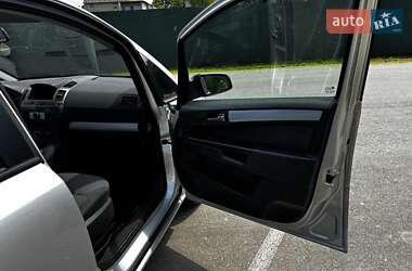 Минивэн Opel Zafira 2007 в 