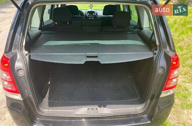 Минивэн Opel Zafira 2011 в 