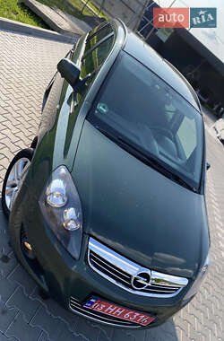 Мінівен Opel Zafira 2010 в 
