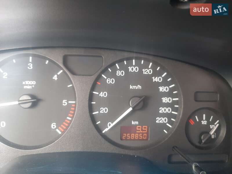 Минивэн Opel Zafira 2000 в Киеве