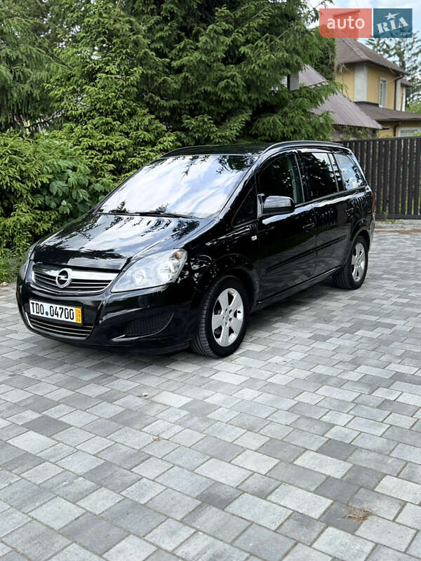 Мінівен Opel Zafira 2012 в Старокостянтинові