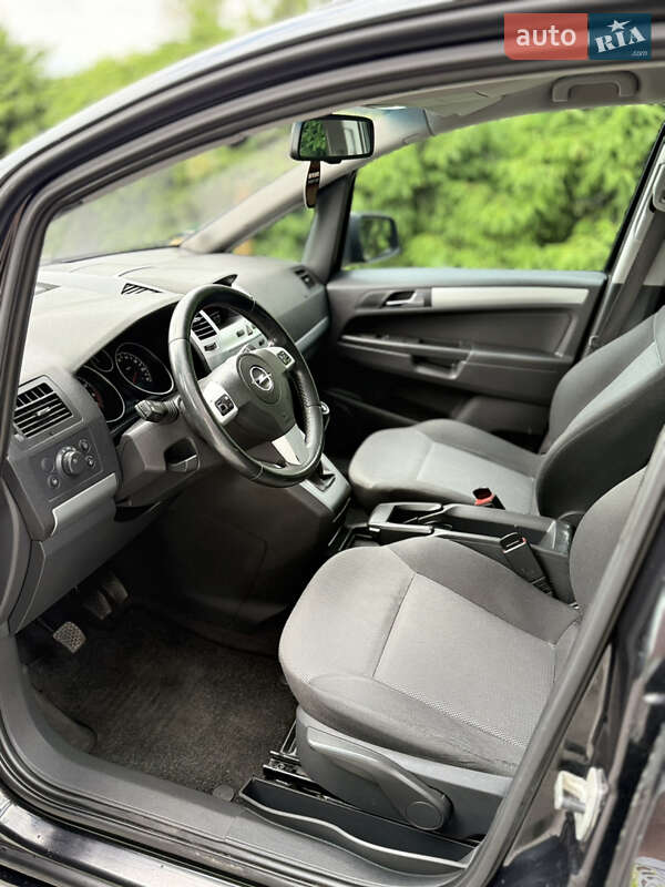Мінівен Opel Zafira 2012 в Старокостянтинові