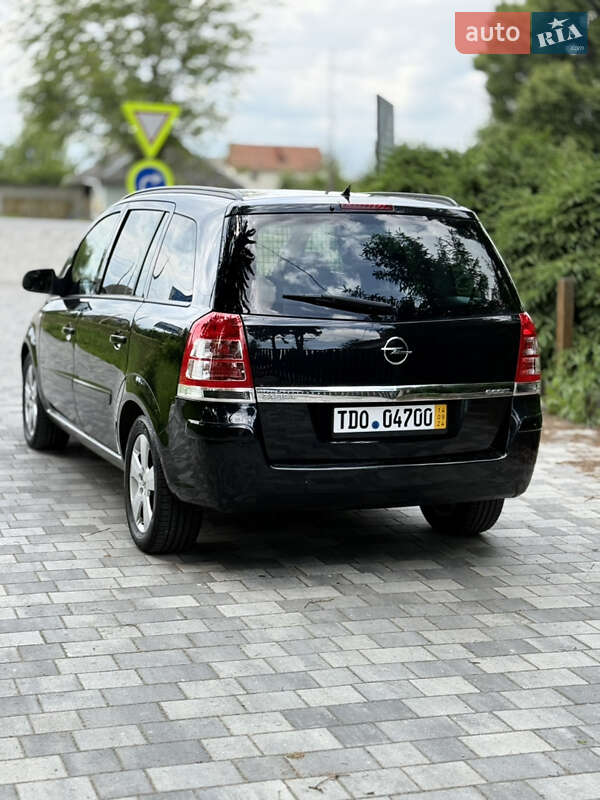 Мінівен Opel Zafira 2012 в Старокостянтинові