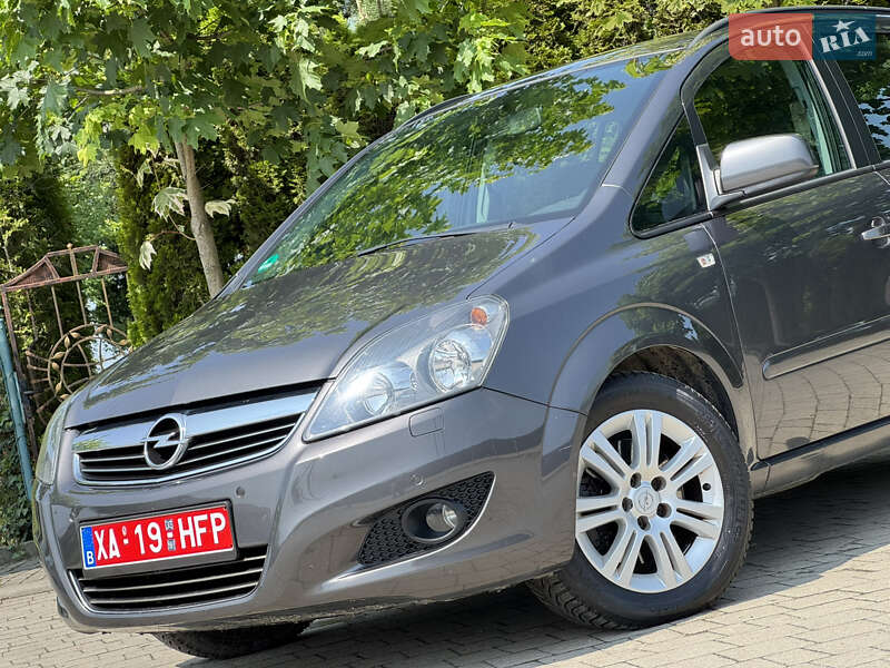 Минивэн Opel Zafira 2012 в Львове