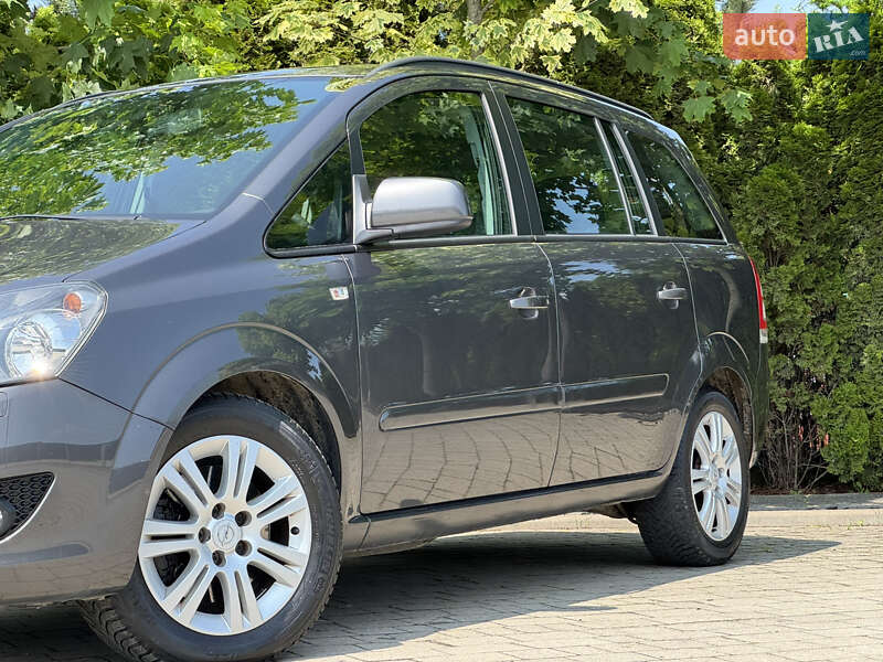 Минивэн Opel Zafira 2012 в Львове