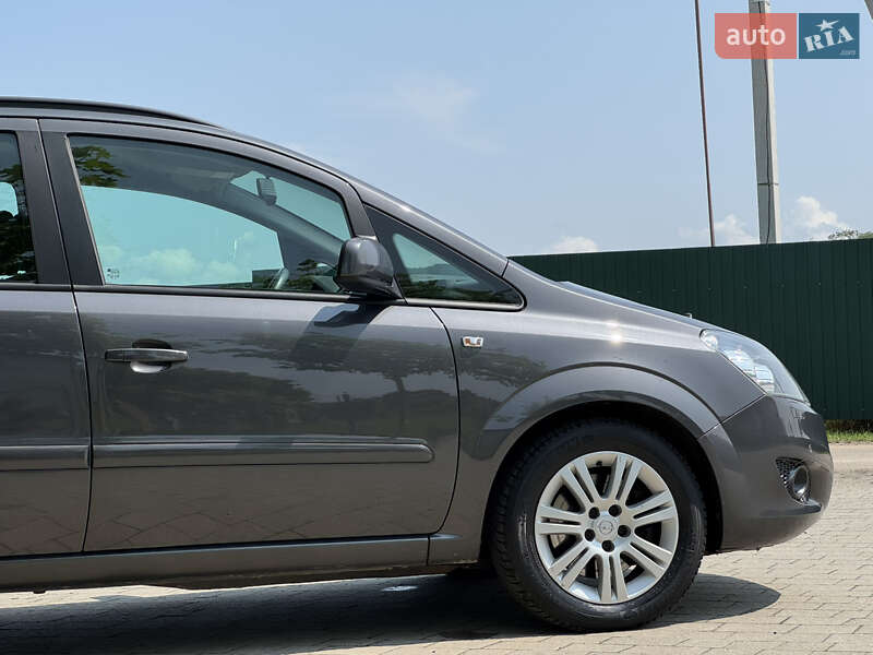 Минивэн Opel Zafira 2012 в Львове