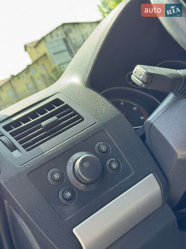 Минивэн Opel Zafira 2012 в Львове