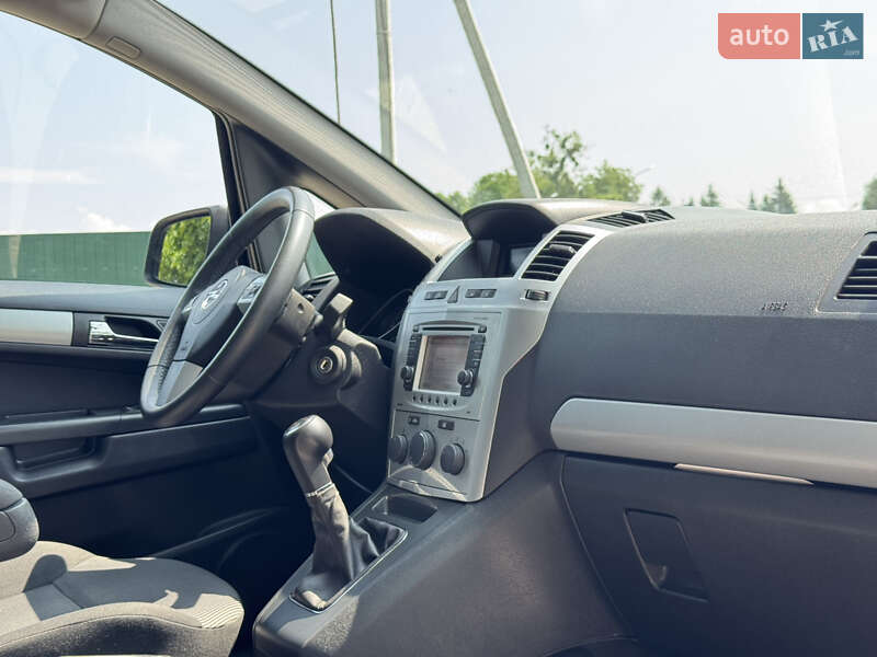 Минивэн Opel Zafira 2012 в Львове