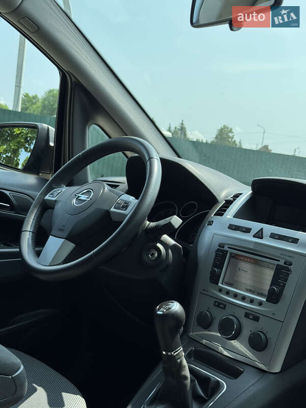 Минивэн Opel Zafira 2012 в Львове