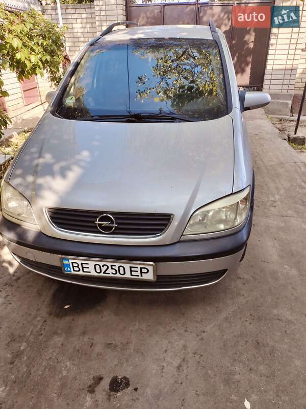 Минивэн Opel Zafira 2000 в 