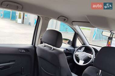 Минивэн Opel Zafira 2008 в 
