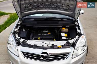 Минивэн Opel Zafira 2008 в 