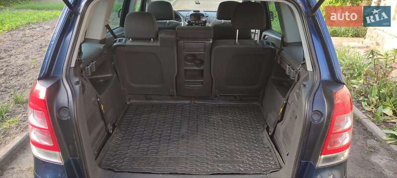 Микровэн Opel Zafira 2012 в Киеве