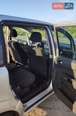 Минивэн Opel Zafira 2010 в 
